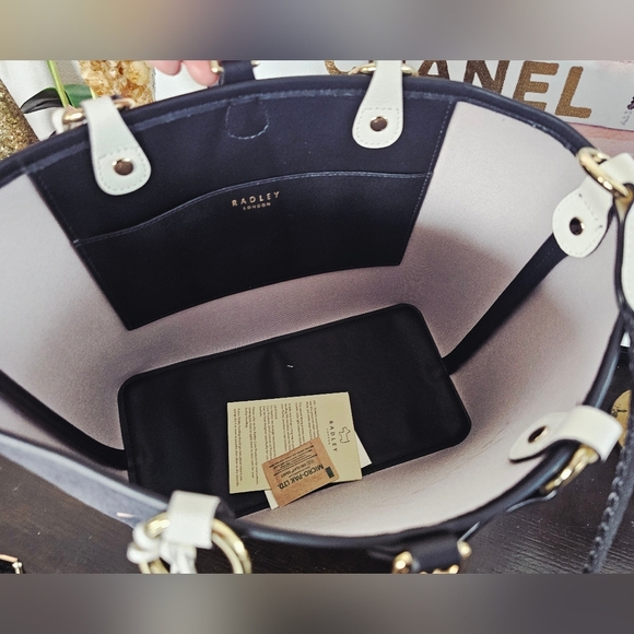 Radley London Elegant Black Tote - Picture 8 of 9